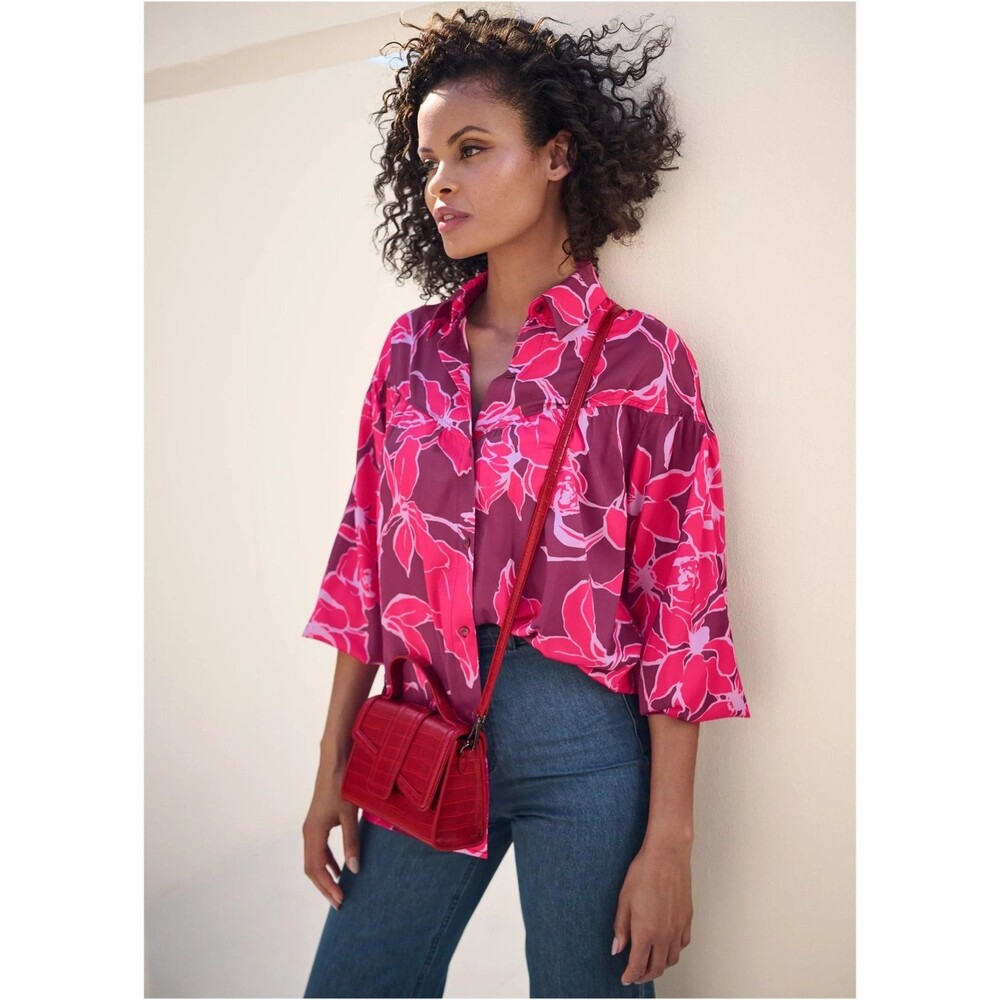 Venus floral blouse size 12 NWOT